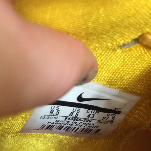 Nike Kyrie 4 Decades Pack 70s Basketball Shoe - Picture 3 of 12